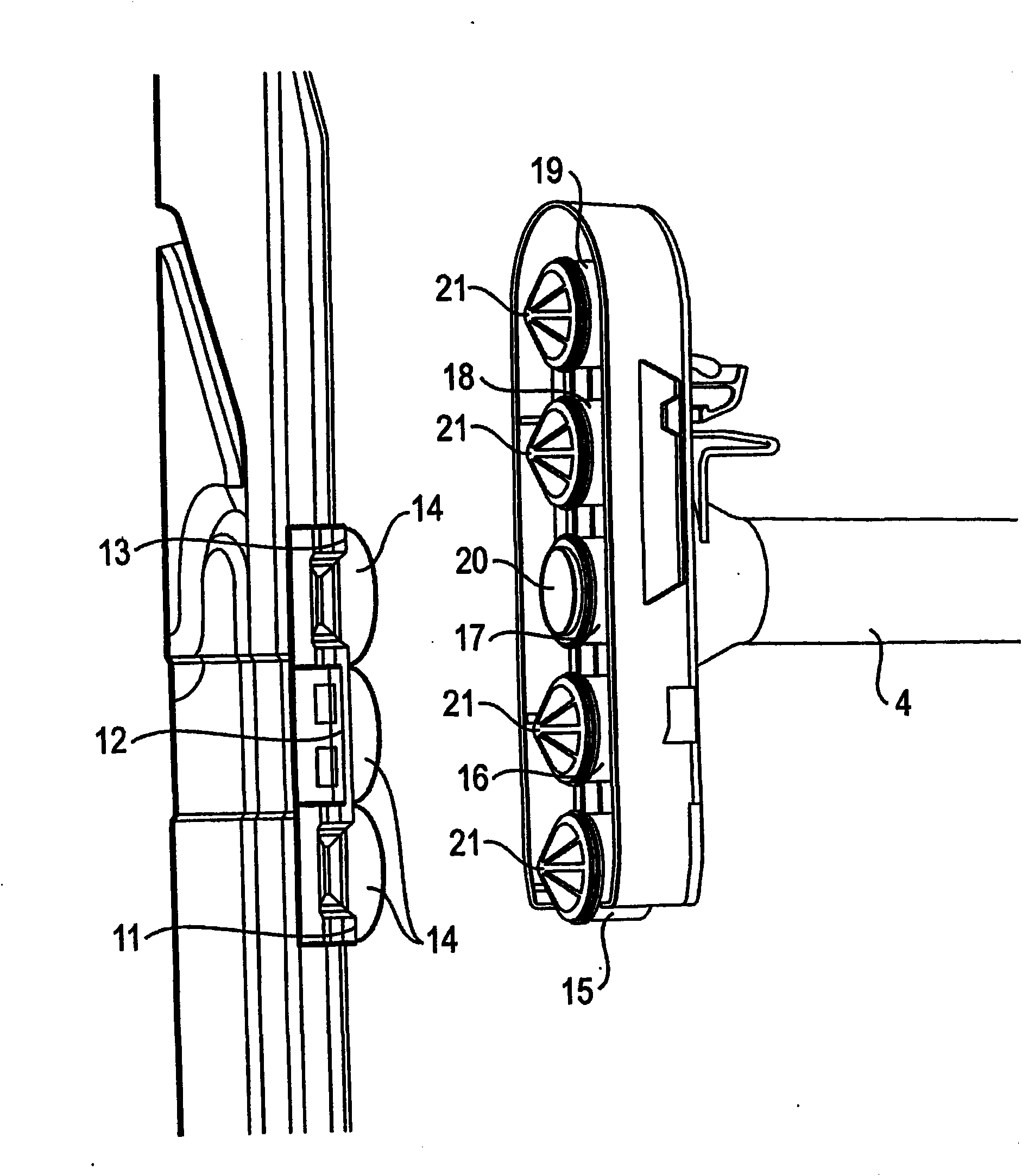 Hydraulic coupling of a vertically adjustable dish basket of a dishwasher