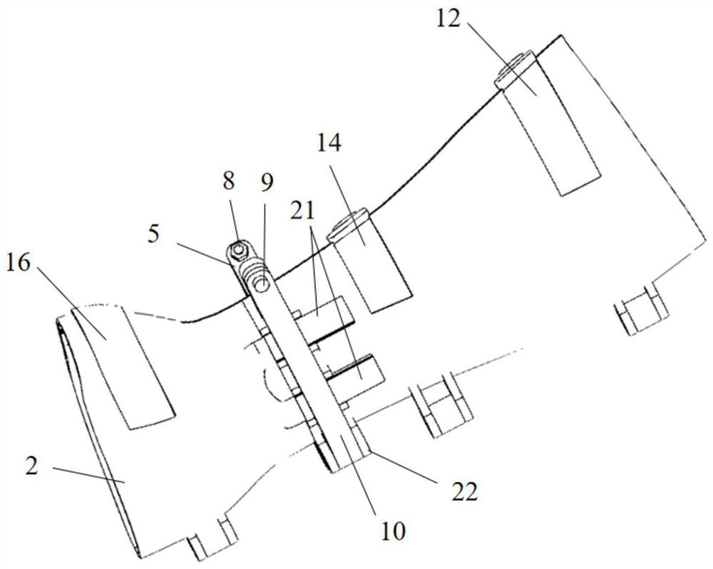 Traction type personalized bone fracture medical splint and using method