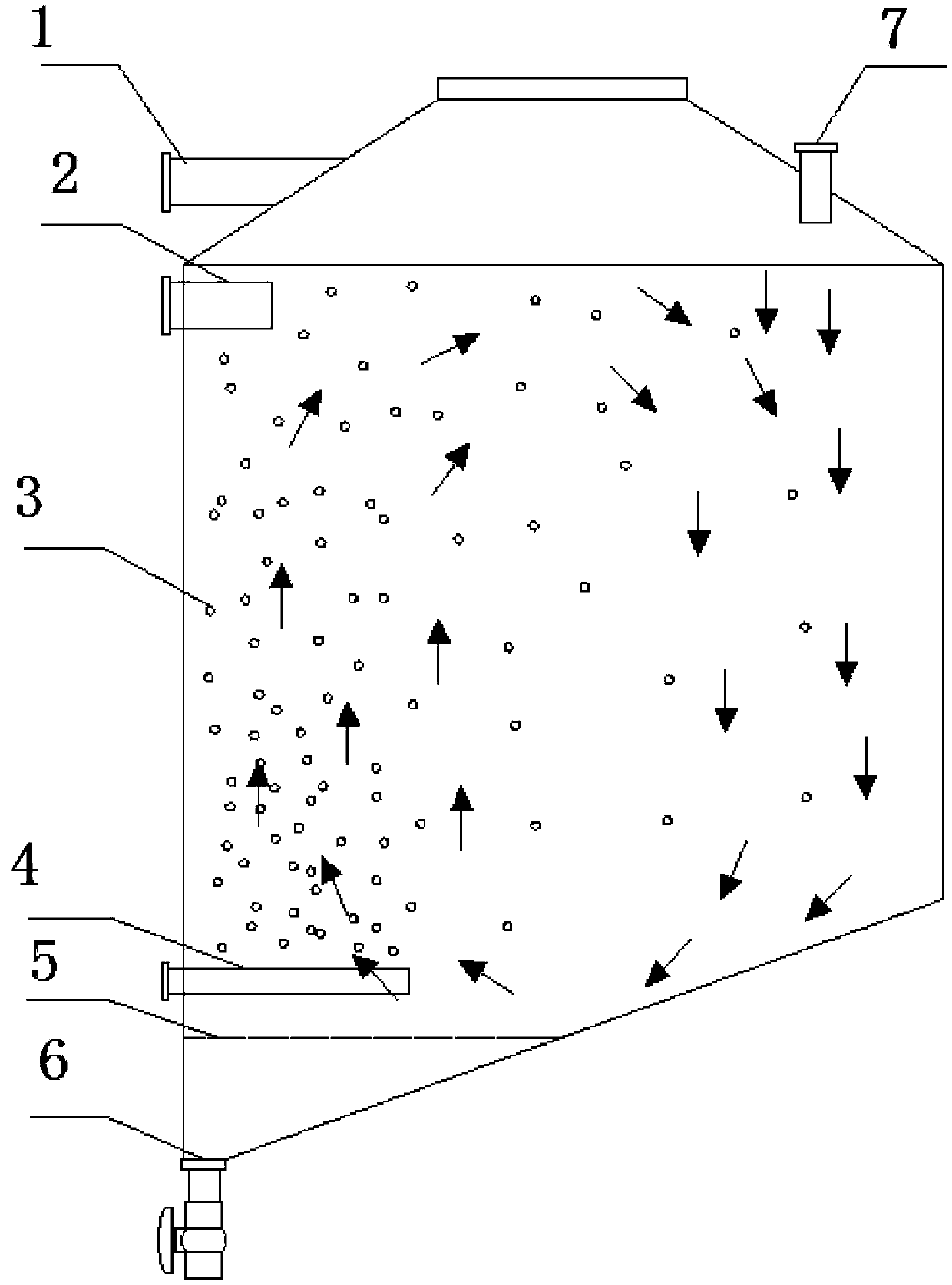 Biological filtering device for moving bed