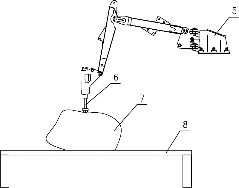 Primary crushing method of coal-series needle coke and device thereof