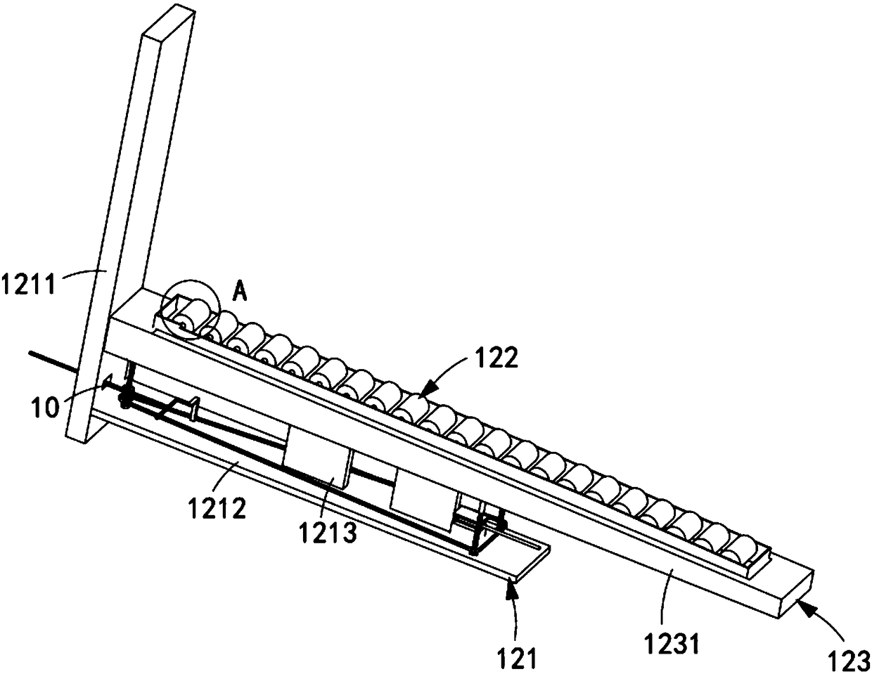 Smooth feeding door frame assembly for forklift and forklift applying smooth feeding door frame assembly