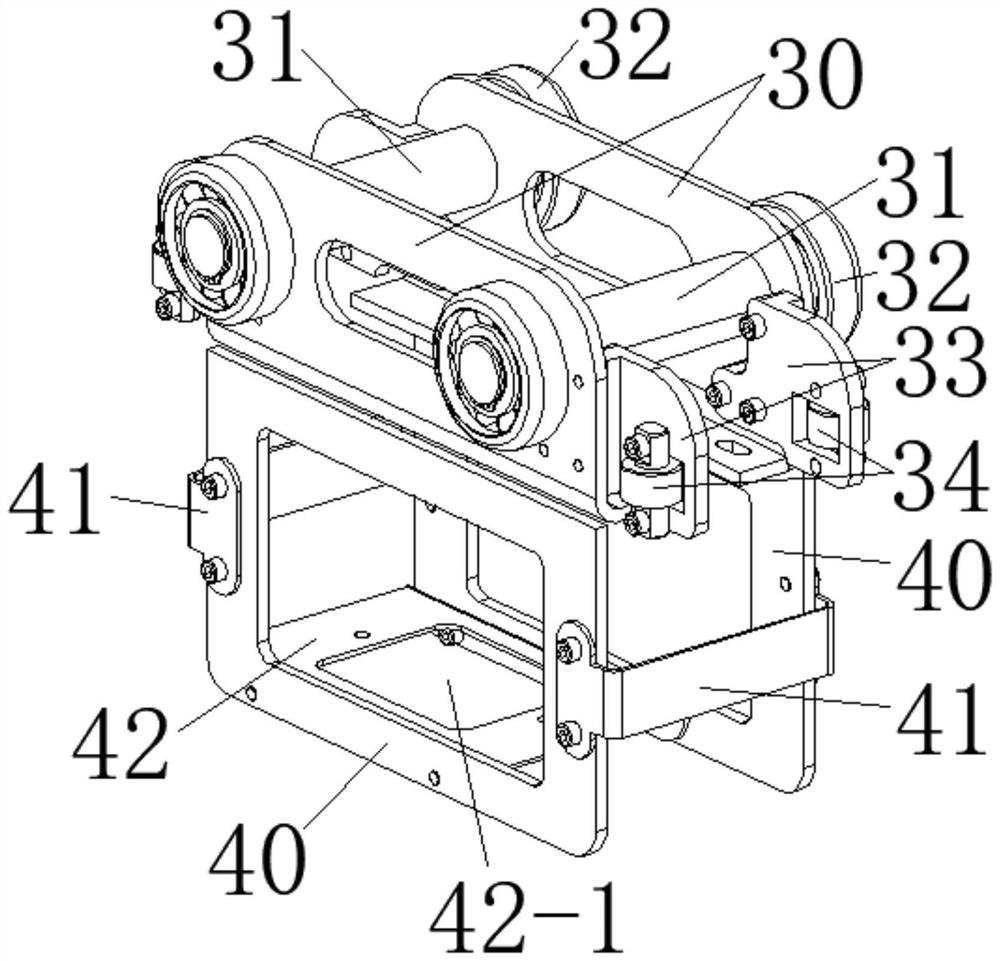 Lightweight lifting device suitable for linear walking