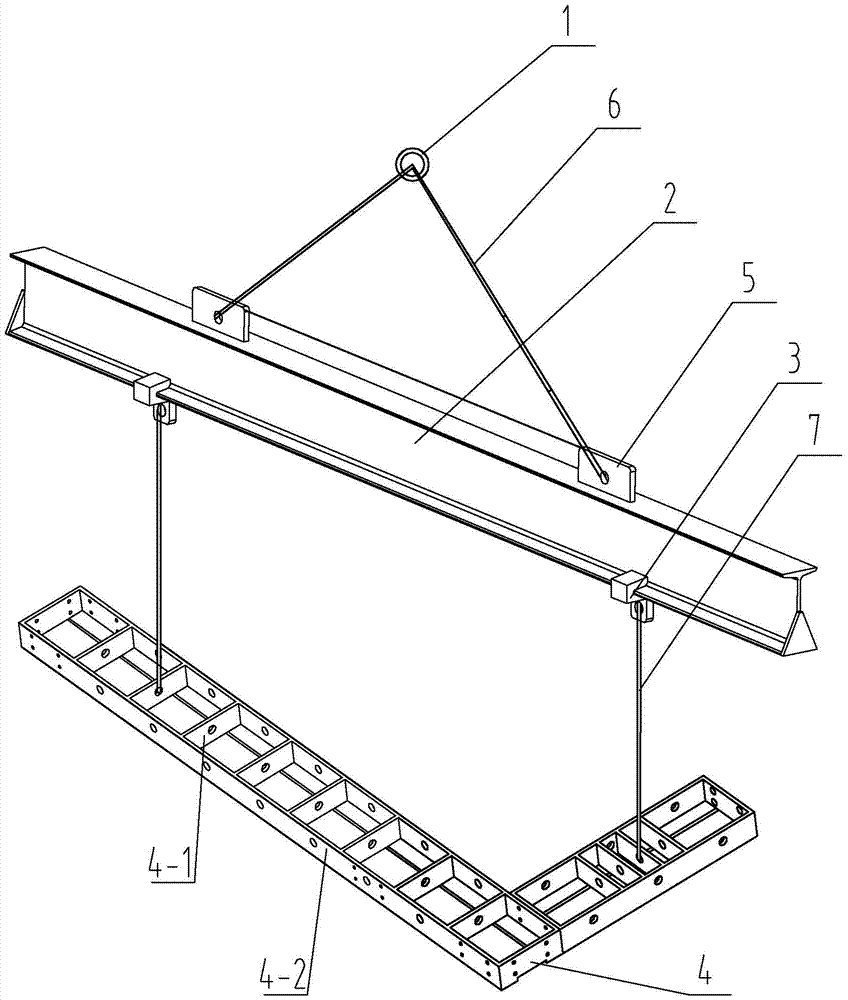 Two-point centering hoisting device and method of integrated mode brickwork wall piece