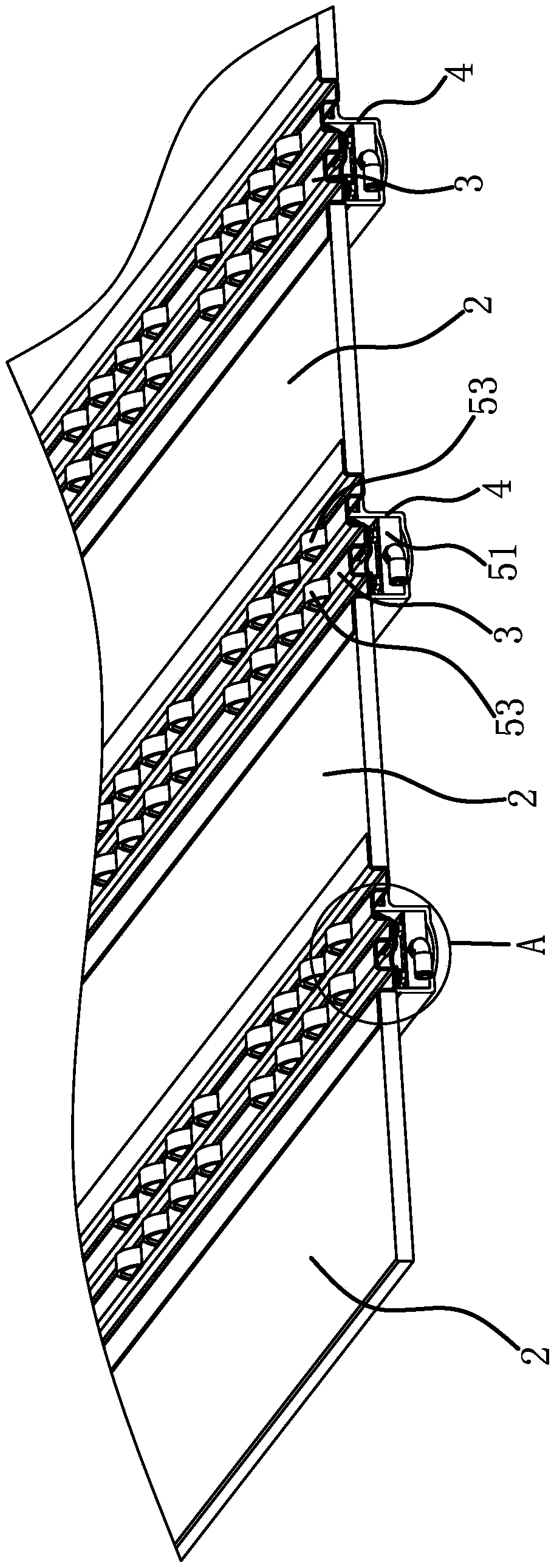 An auxiliary transfer mechanism for goods in a carriage