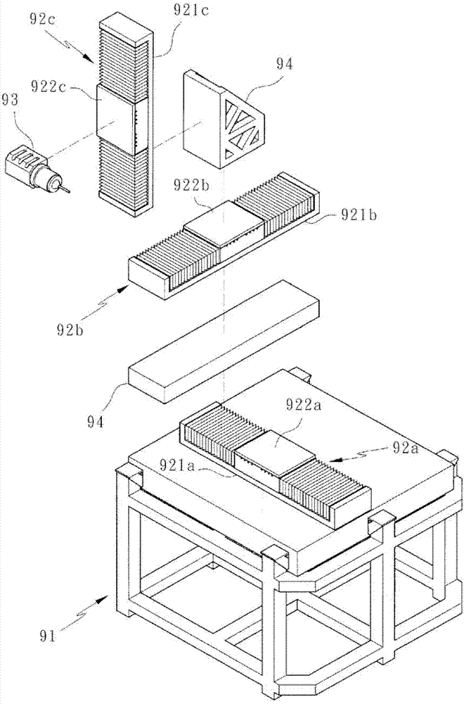 Assembling device of reconfigurable toolroom machine