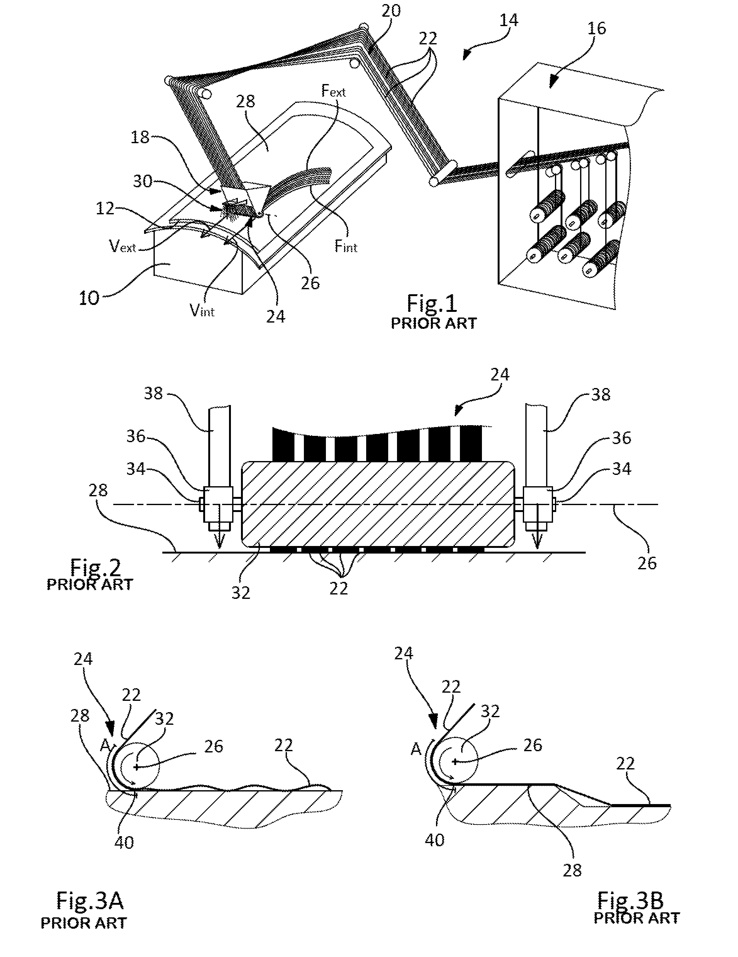 Fibre laying machine comprising a roller with pivoting rings