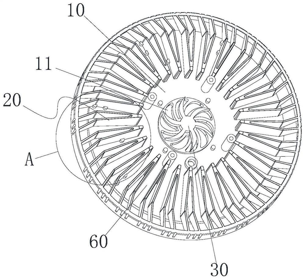 Heat dissipation device and lamp