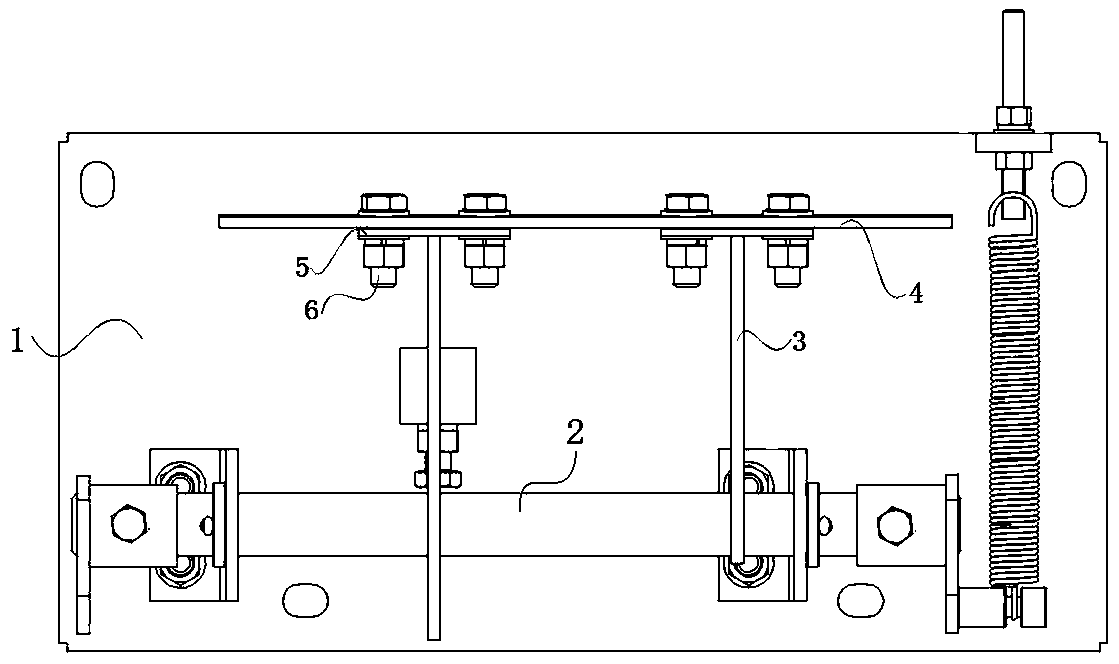 Switch cabinet and three-phase grounding switch thereof