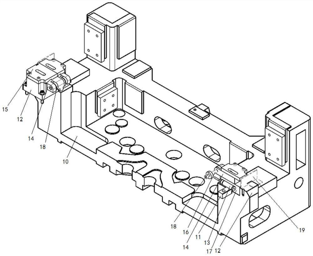 Mechanical lagging ejection device