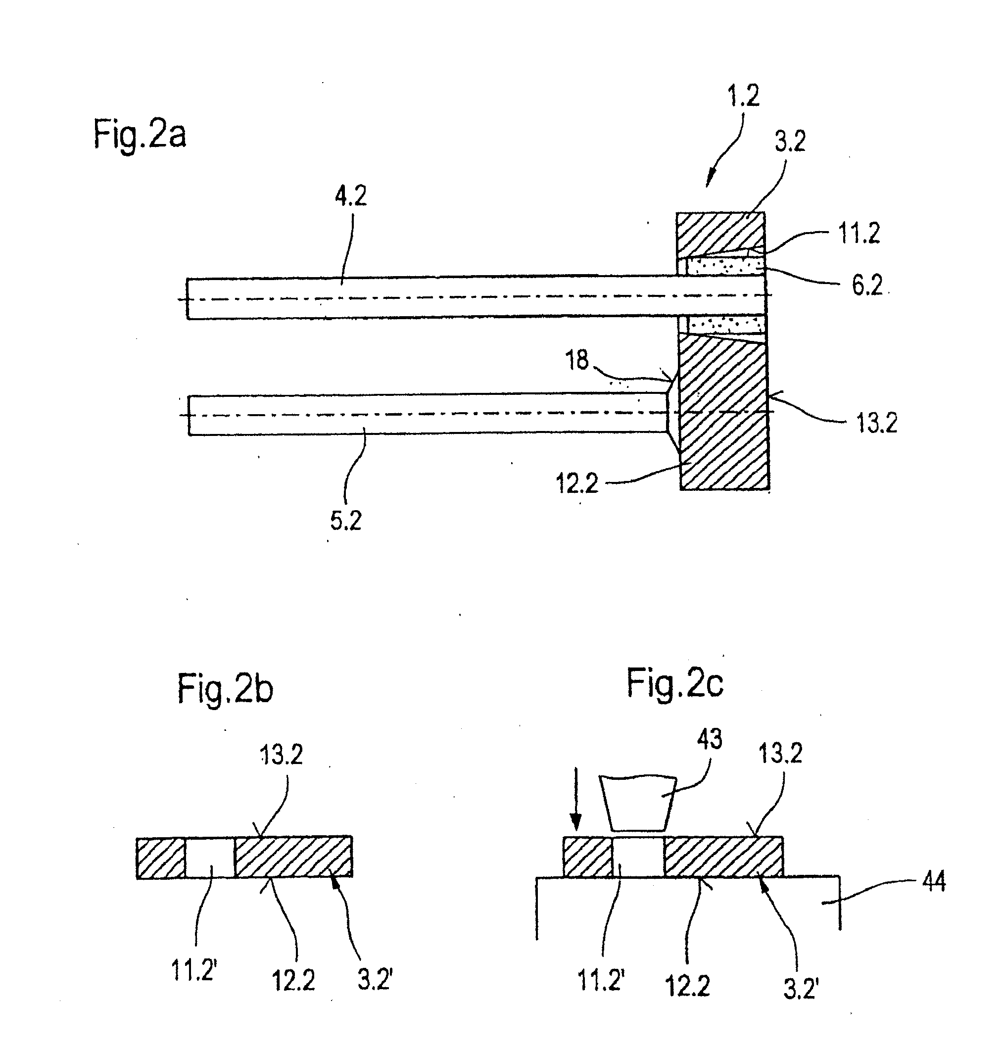 Metal fixing material bushing and method for producing a base plate of a metal fixing material bushing