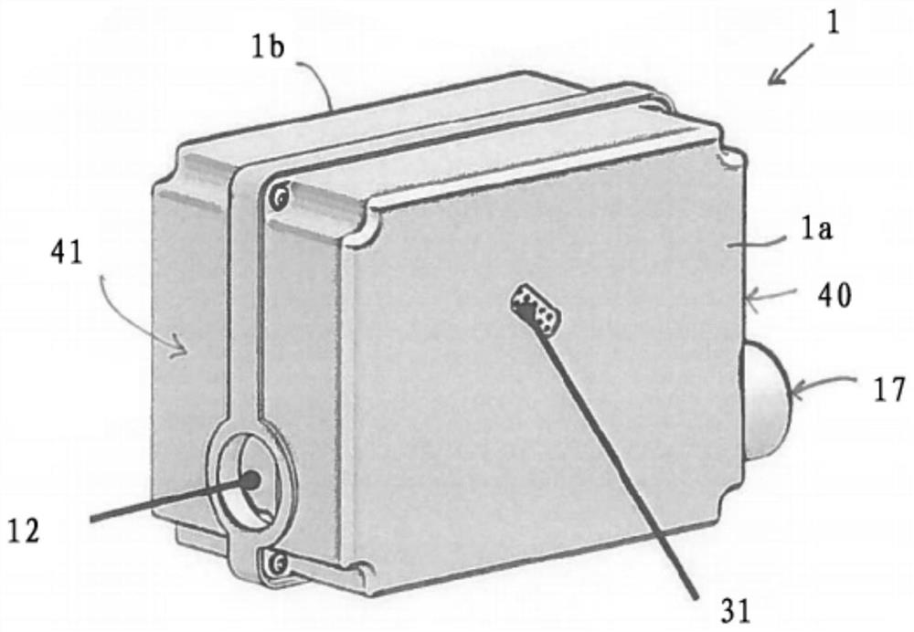 Medical ventilator having inner housing including motorized micro fan and gas circuit