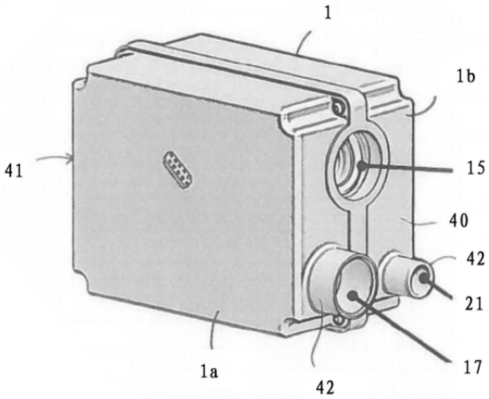 Medical ventilator having inner housing including motorized micro fan and gas circuit