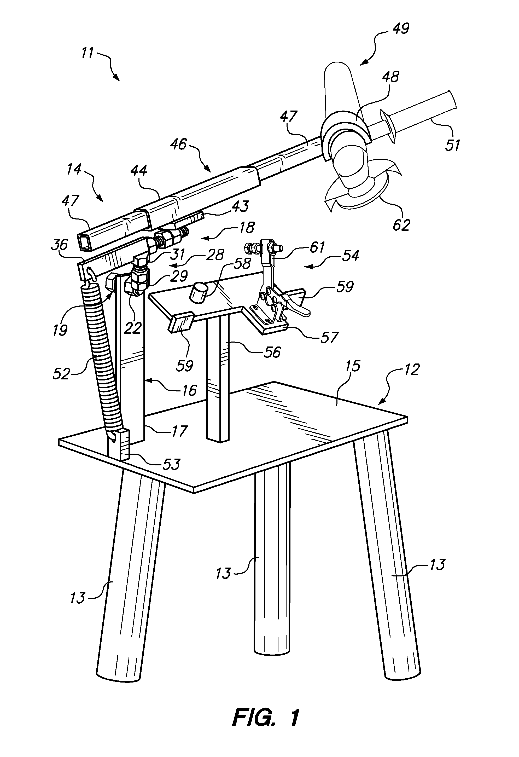 Apparatus for sharpening blades