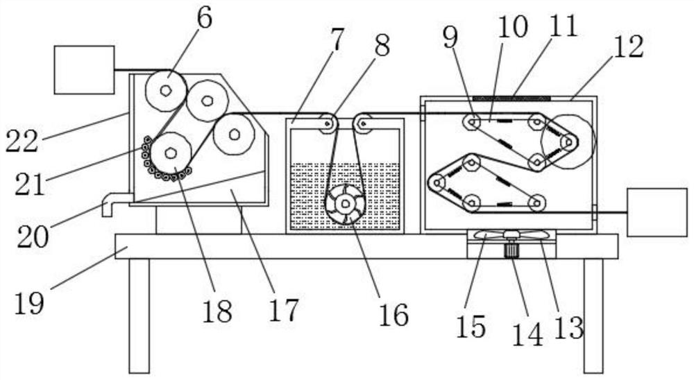 Spunlace non-woven fabric with cleaning liquid, production device and method thereof