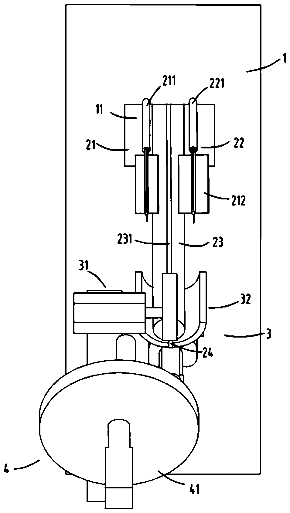 A ring opening two-way toggle arrangement and grinding device