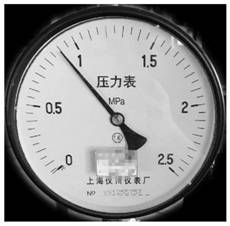 Pointer type pressure gauge automatic calibrator indicating value reading method based on machine vision