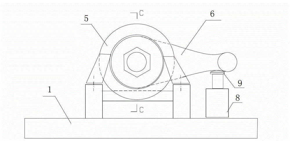 Platform for disassembling and assembling oil cylinder piston