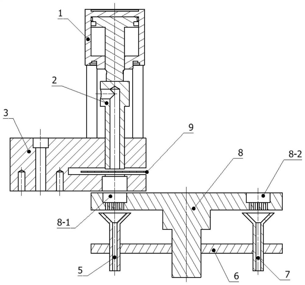 An automatic preparation device and method for composite honeycomb sound-absorbing cap blank