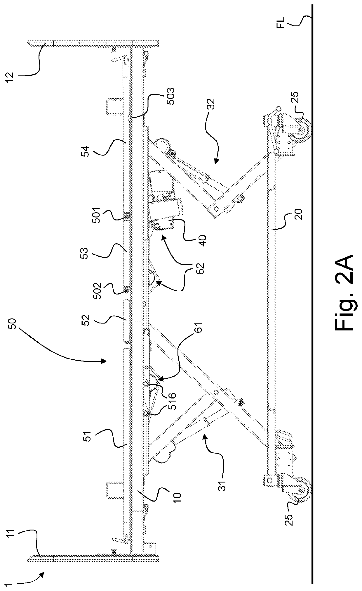 Bed with actuatable mattress support platform and method of actuating such a bed