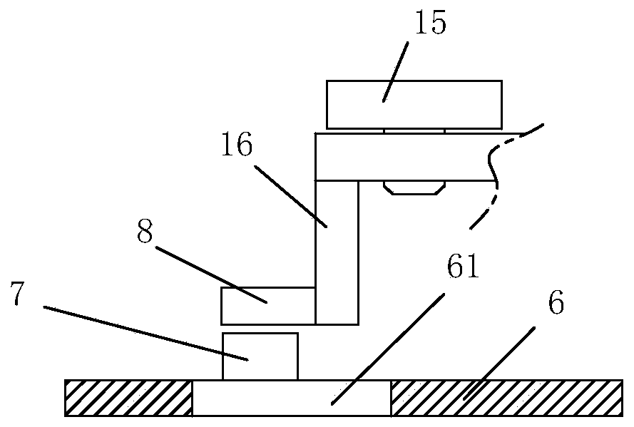 Weft accumulator sensing component and weft accumulator