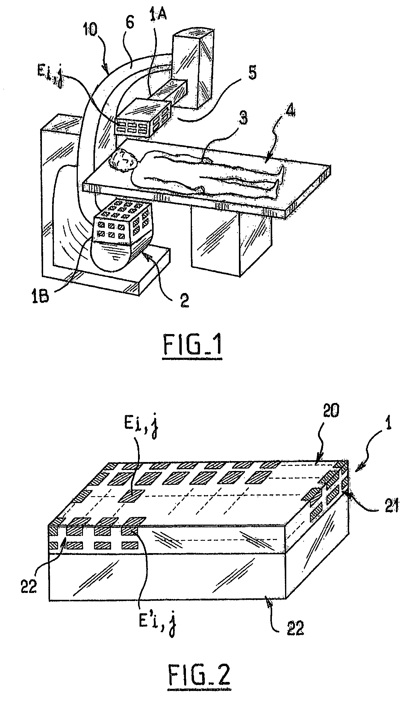 Proximity detector comprising capacitive sensor