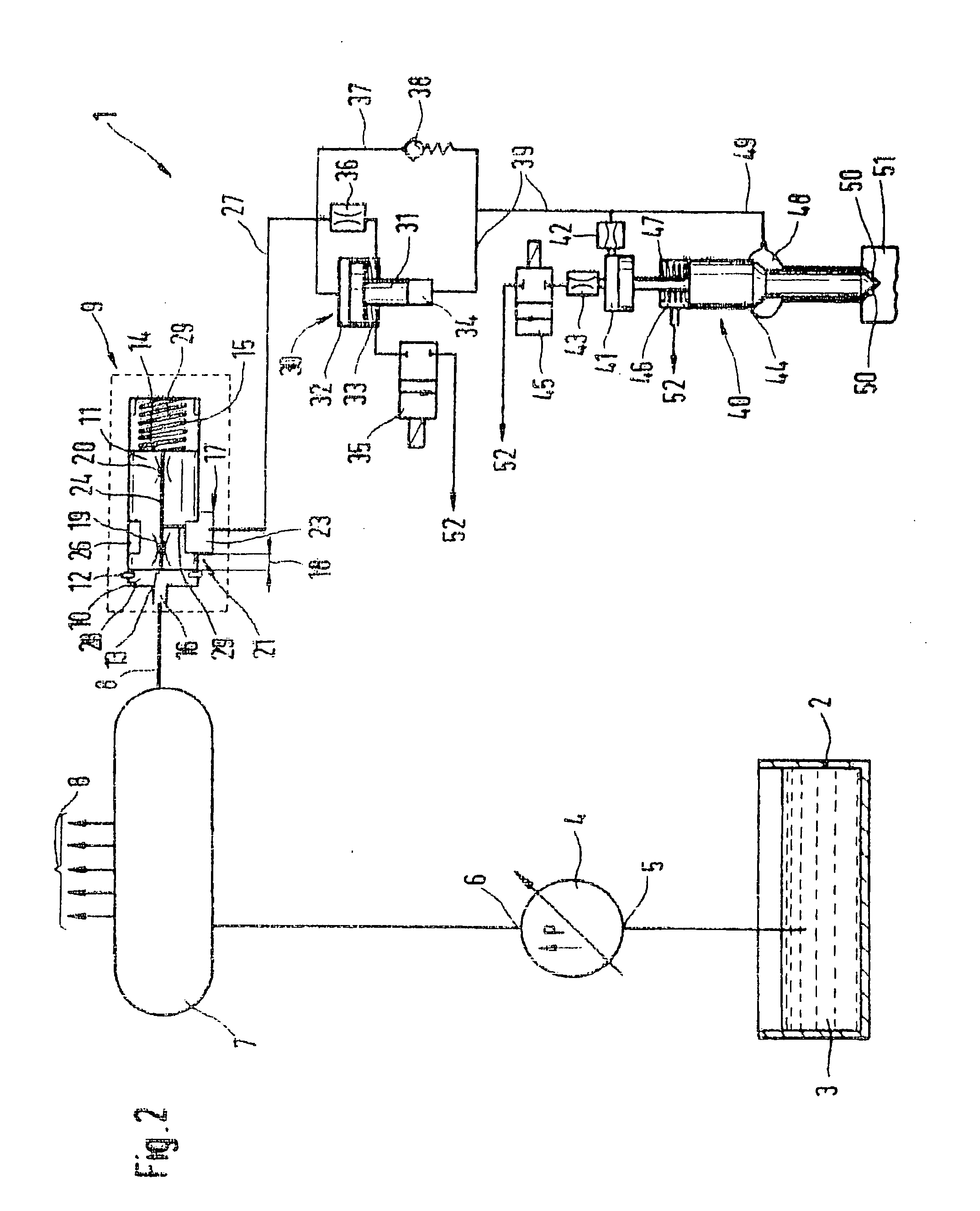 Fuel injection apparatus including device for suppressing pressure waves in reservoir injection systems