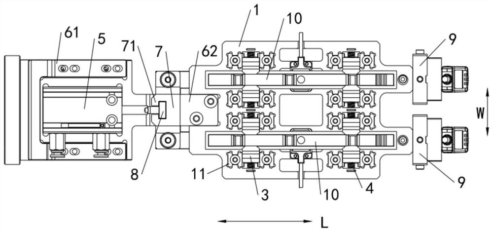 A double-sided clamping device for picking and placing workpieces