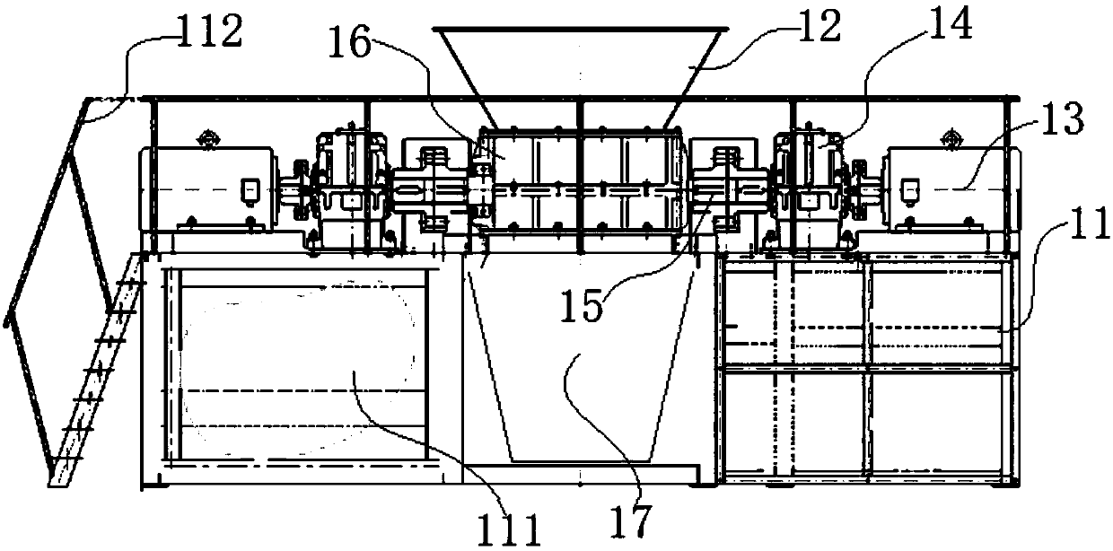 Light and thin metal fine crushing treatment device and fine crushing and sorting process thereof