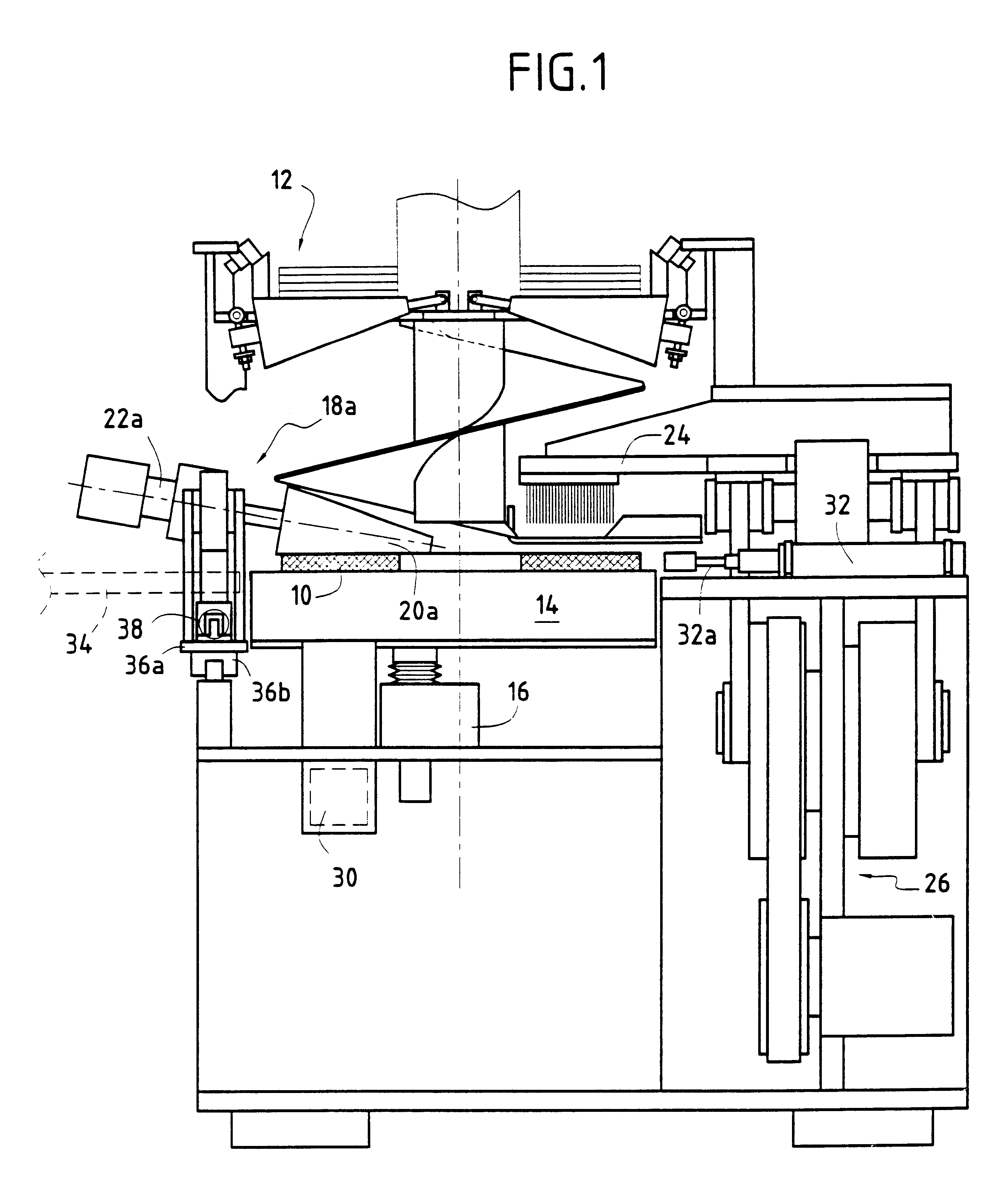 Circular needling machine provided with a device for automatically removing preforms