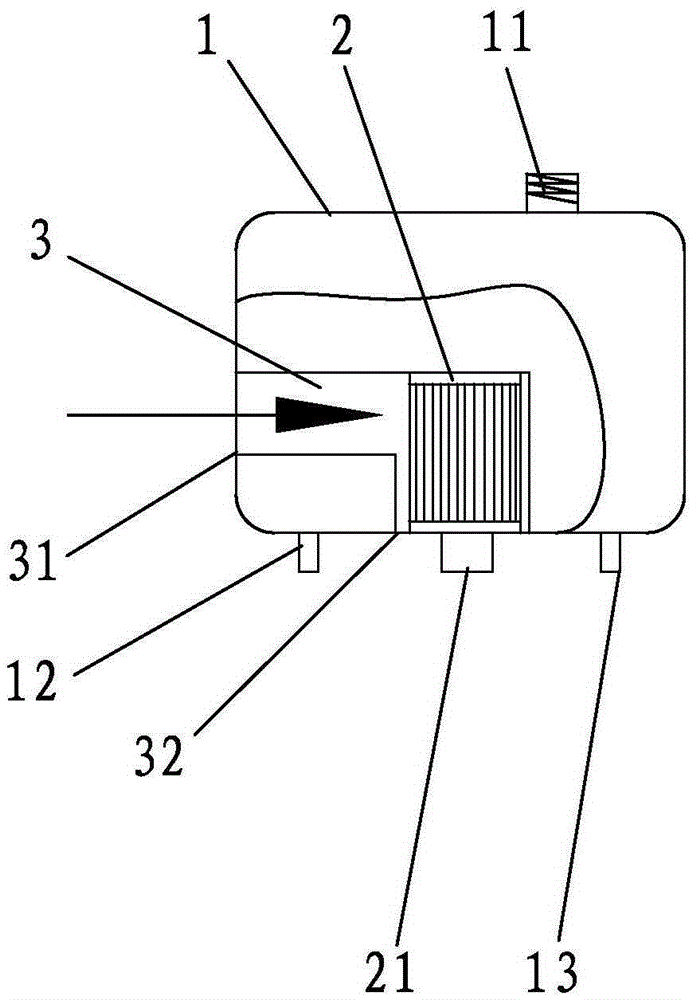 Water-injecting sound-attenuating air filter applied to motor tricycle