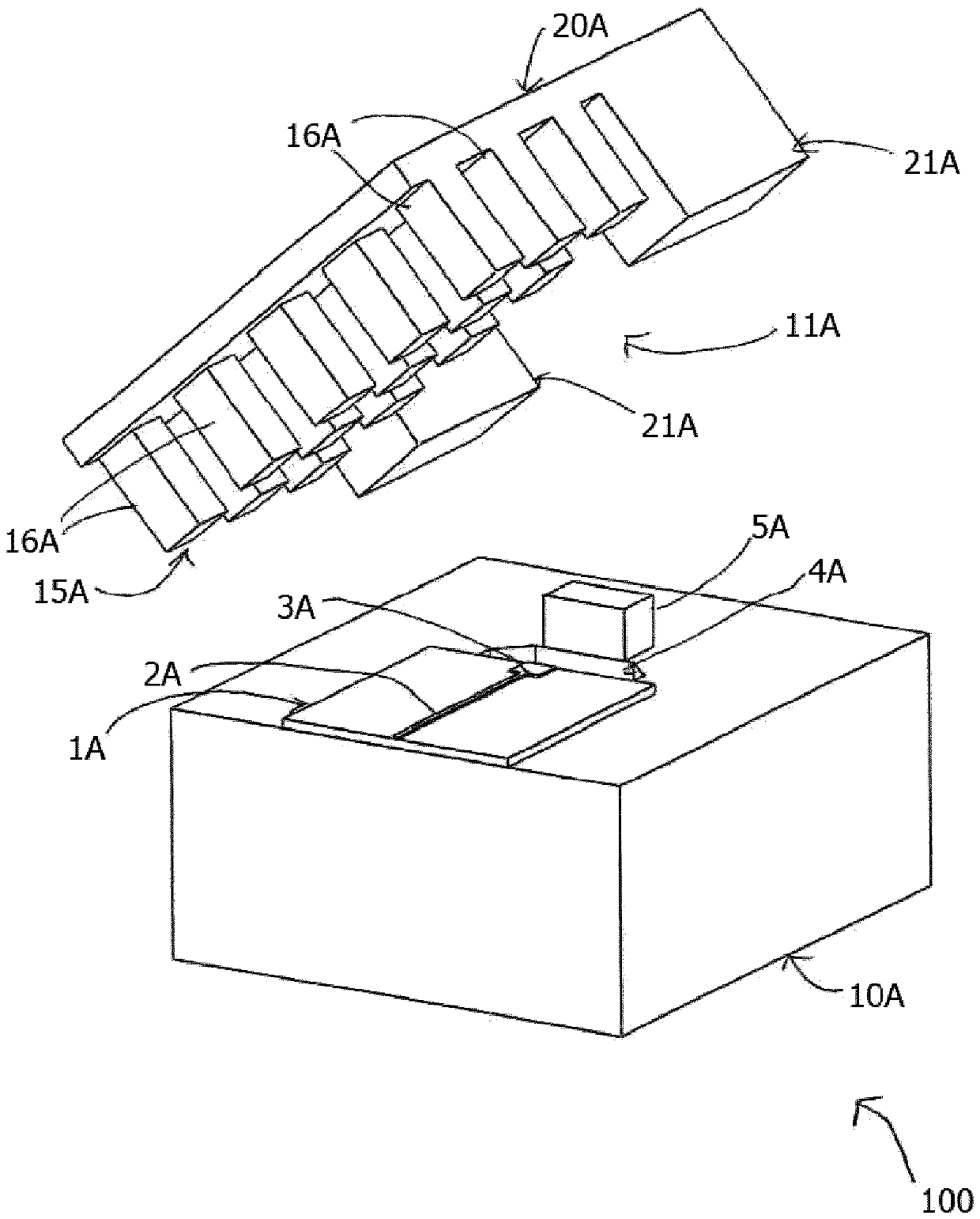 Packaging structure comprising at least one transition forming contactless interface