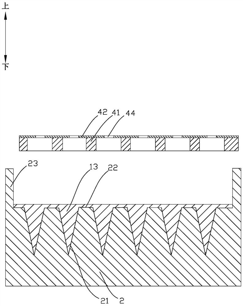 Dissolvable microneedle spray production equipment and method