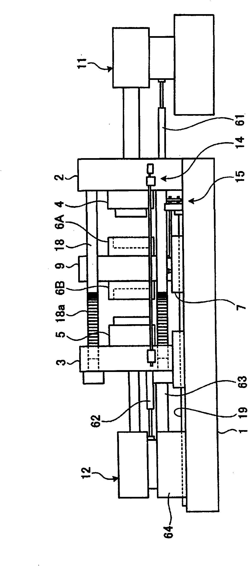 Injection molding machine for bimaterial molding and method of controlling same