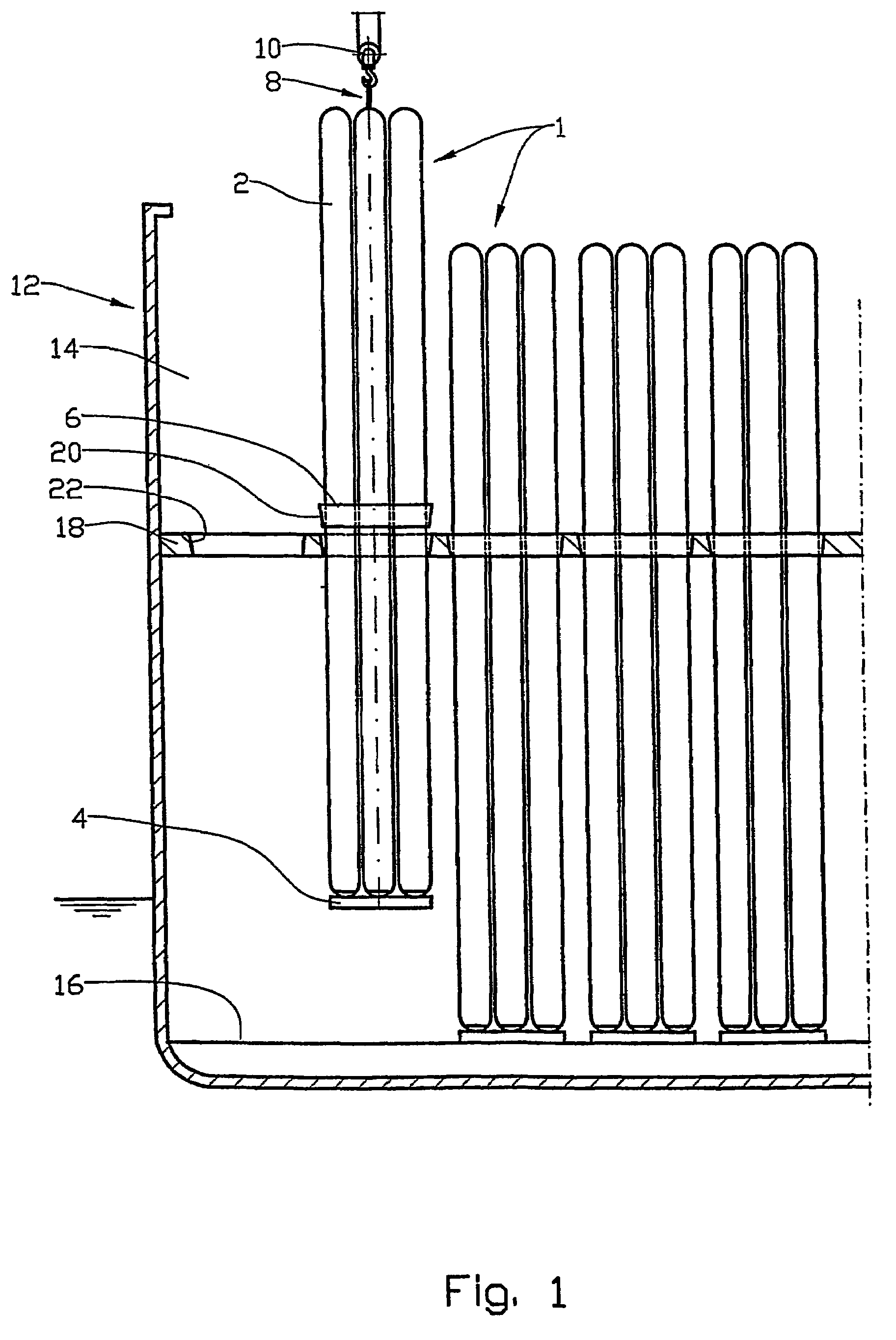 Device for and a method of fixing and lifting vertically installed cargo pressure tanks in ships