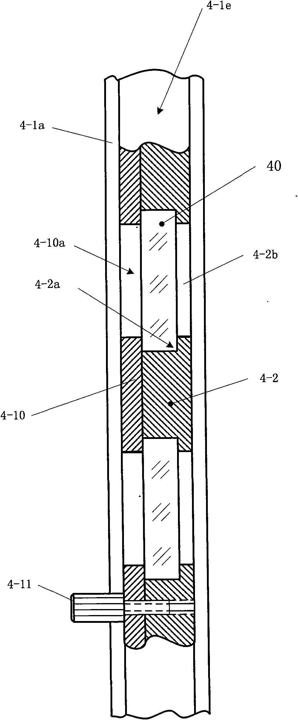 Double-sided sputtering silvered device of barrel-type quartz crystal