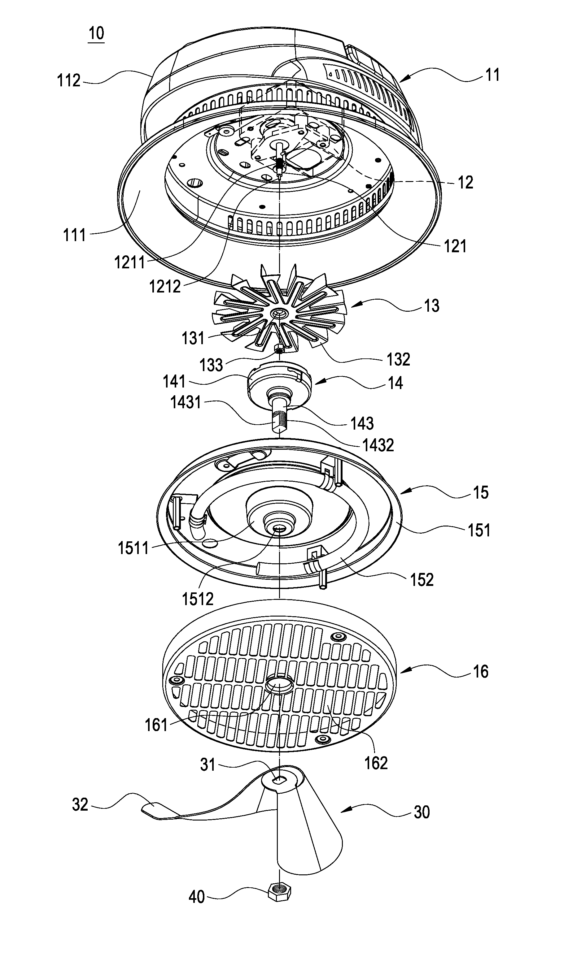Low-oil fryer and heating cover thereof