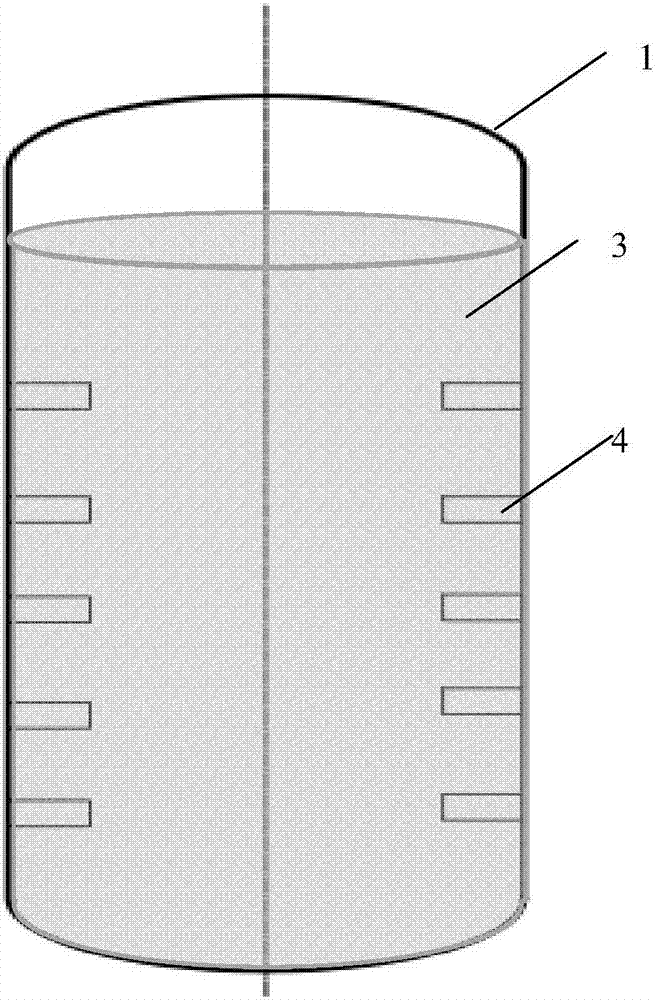 Cryogenic liquid storage tank with porous medium