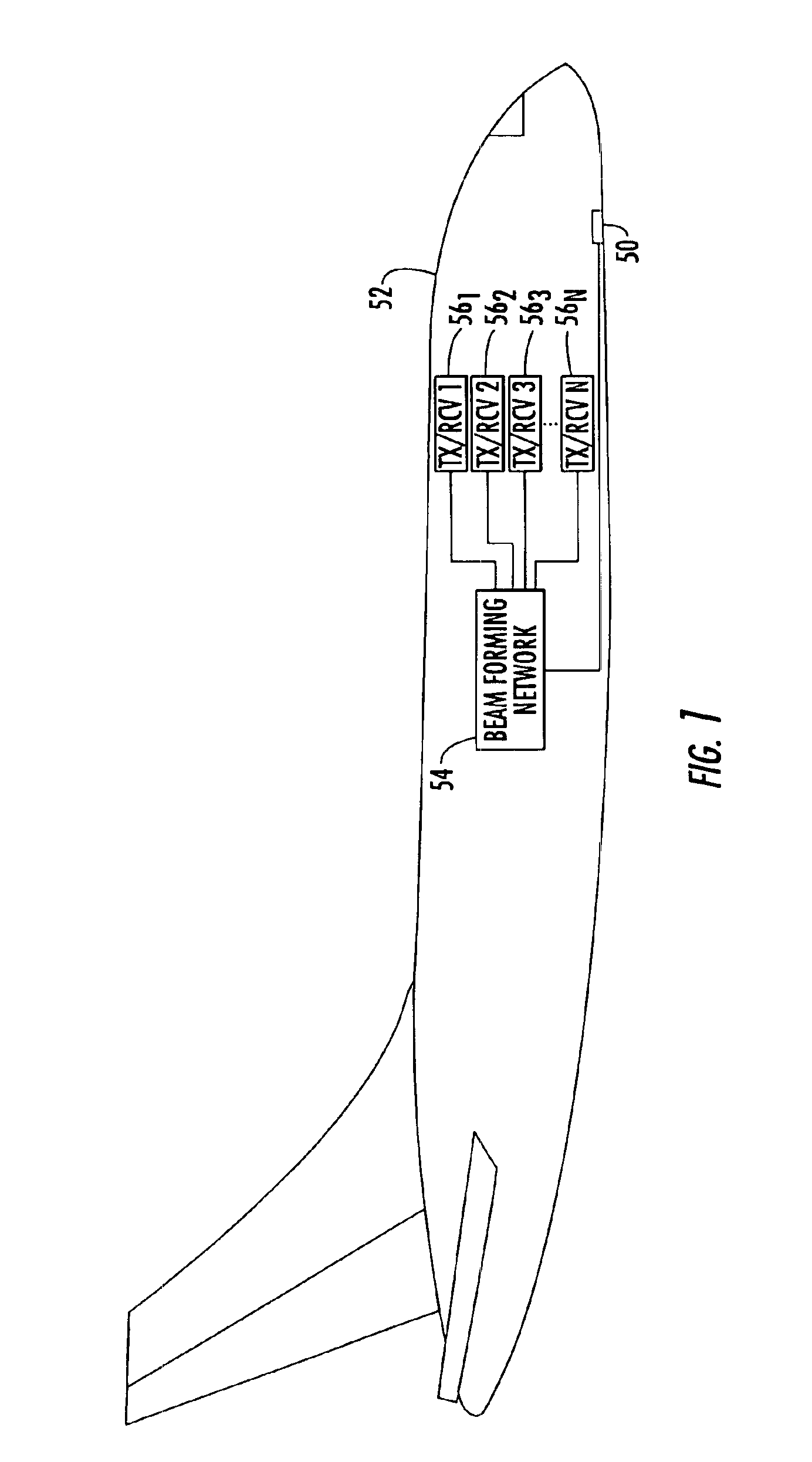 Phased array antenna with selective capacitive coupling and associated methods