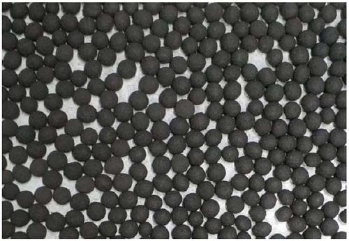 Method of preparing high-alkalinity chromium-containing all-vanadium titaniferous pellets by adding calcium carbonate