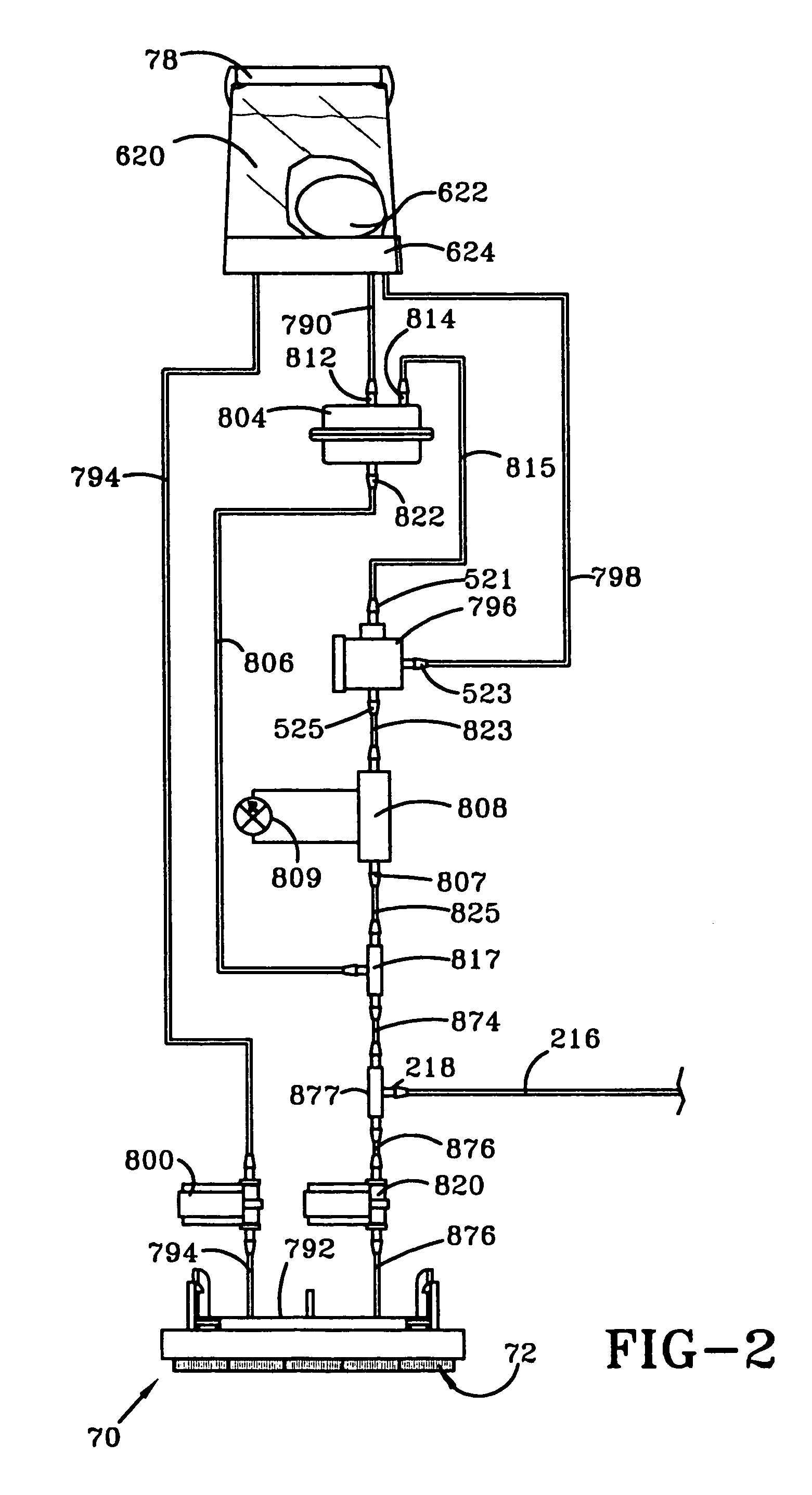 Solution distribution arrangement for a cleaning machine