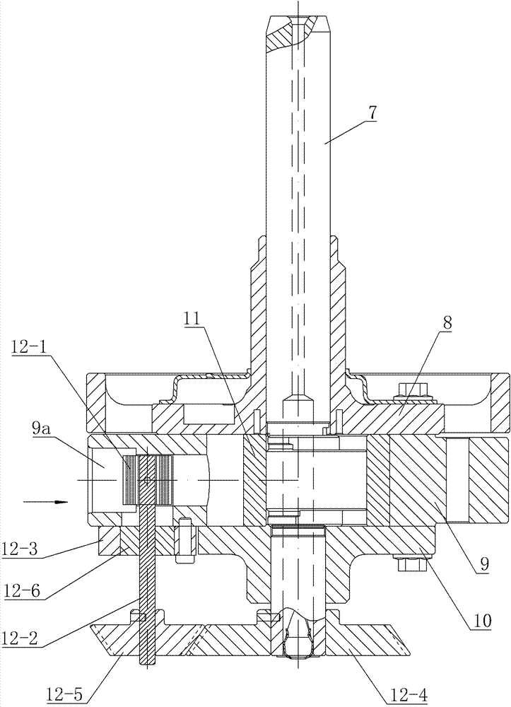 Rotary compressor with air suction turbocharging mechanism