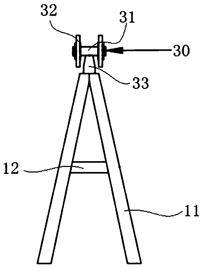 Wall-type component lateral support device and low cycle repeated loading test device