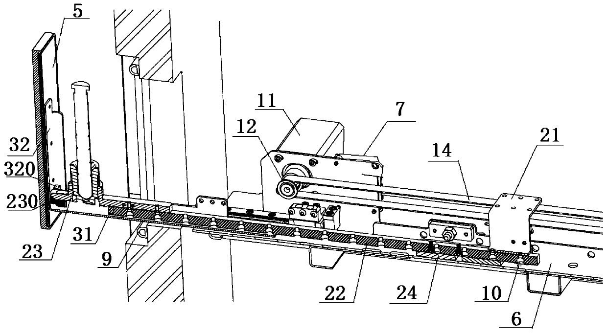 Automatic exchange device with heat preservation door on storage device