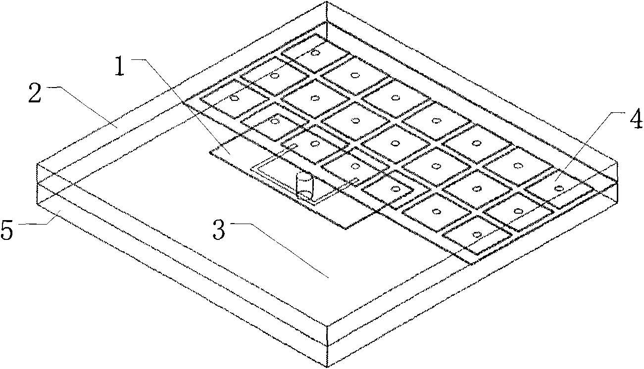 Microstrip antenna element with controllable directional diagram