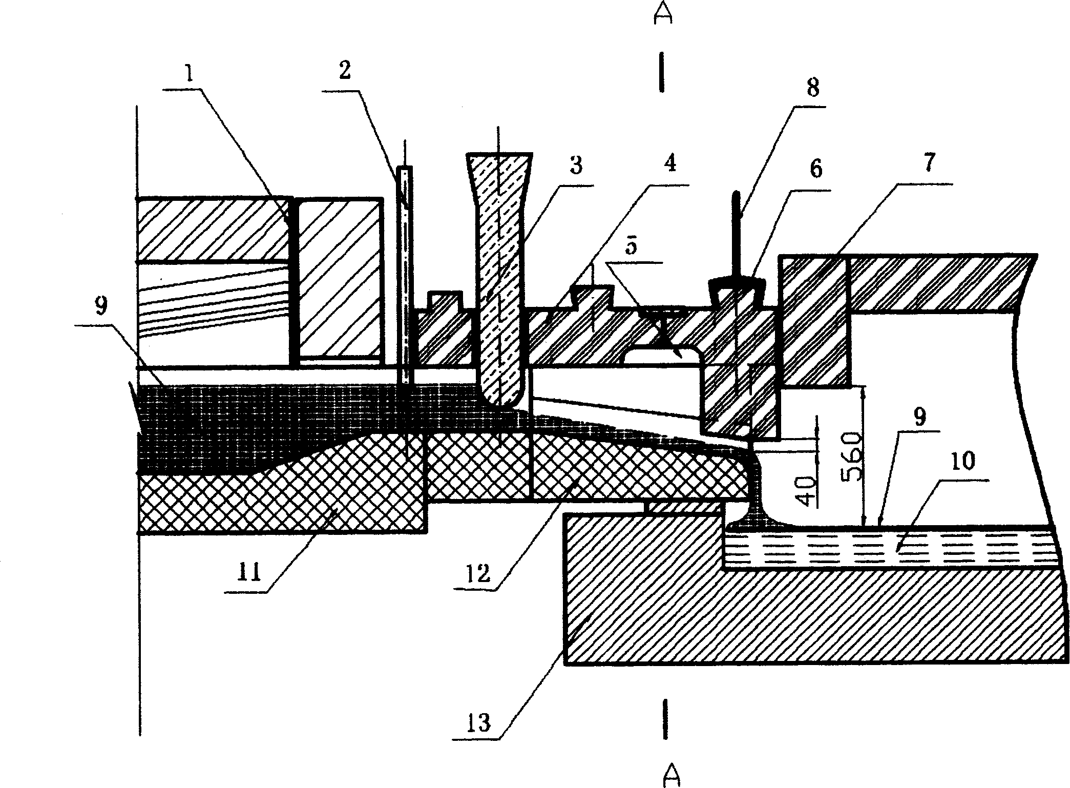 Method of sealing in small spatial obstructs at entrance end of tin pot in product line float glass, and seal structure