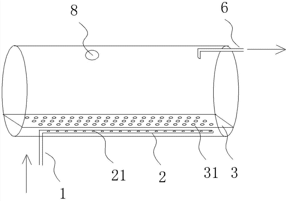 Micro-electrolysis intensifying treater and method for treating wastewater by using same