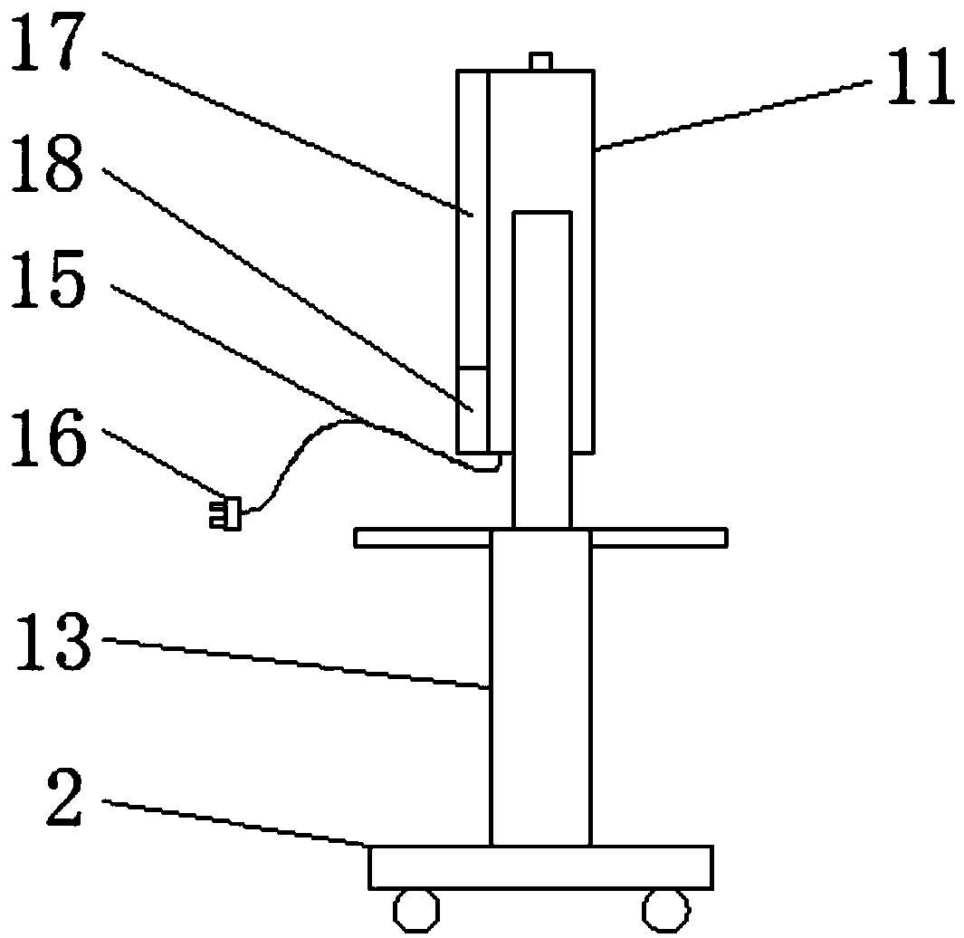 Heating device capable of conveniently adjusting heating angle