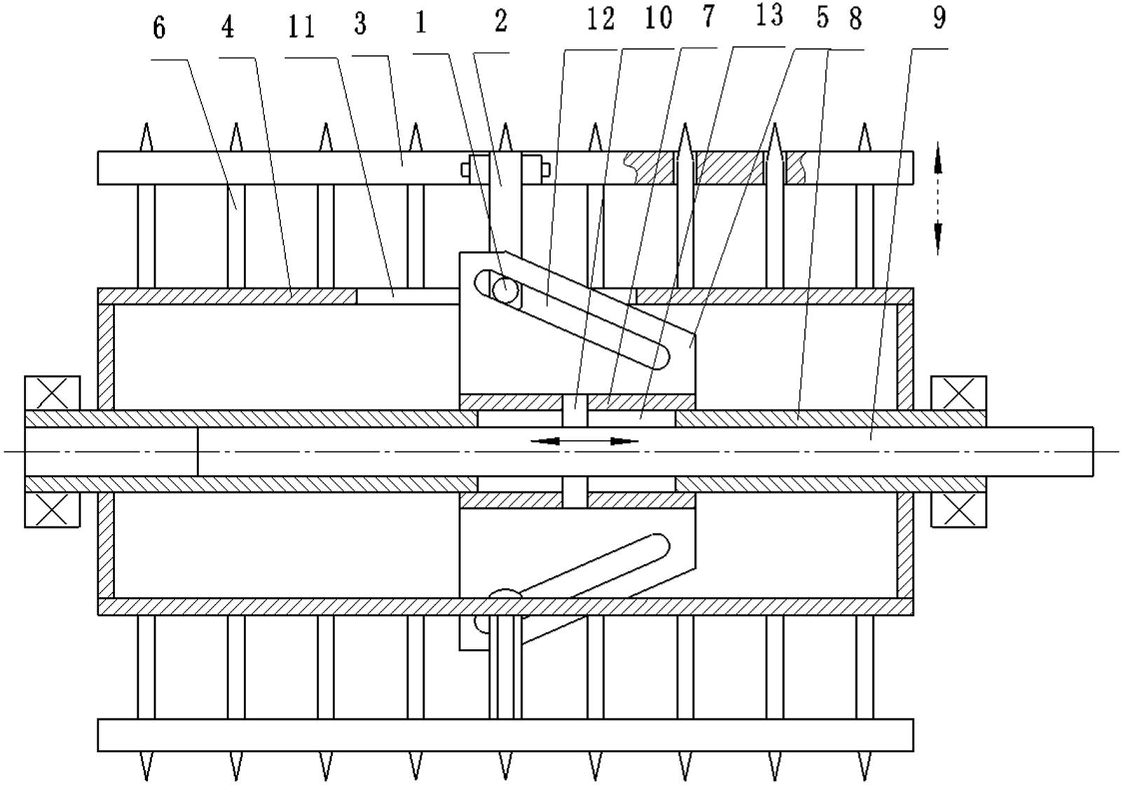 Residual film recovery device and residual film recovery machine formed by same