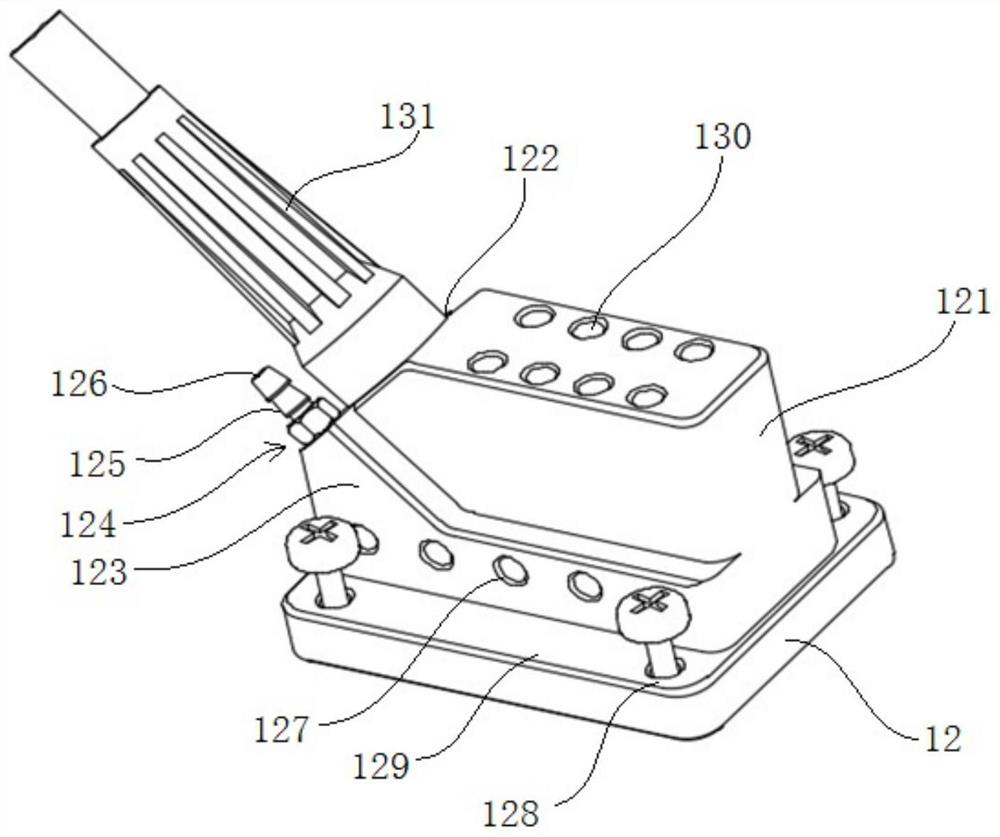 Ultrasonic detection device for detecting aviation rivets