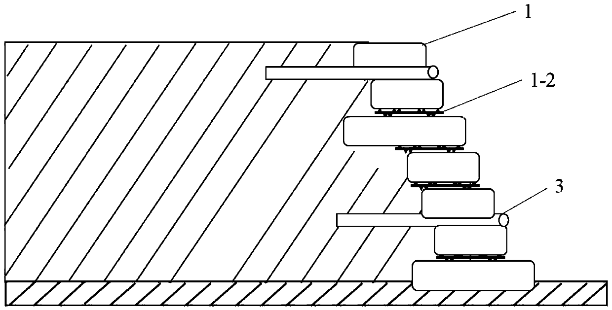 A sand dune slope regreening device and a sand dune slope regreening method